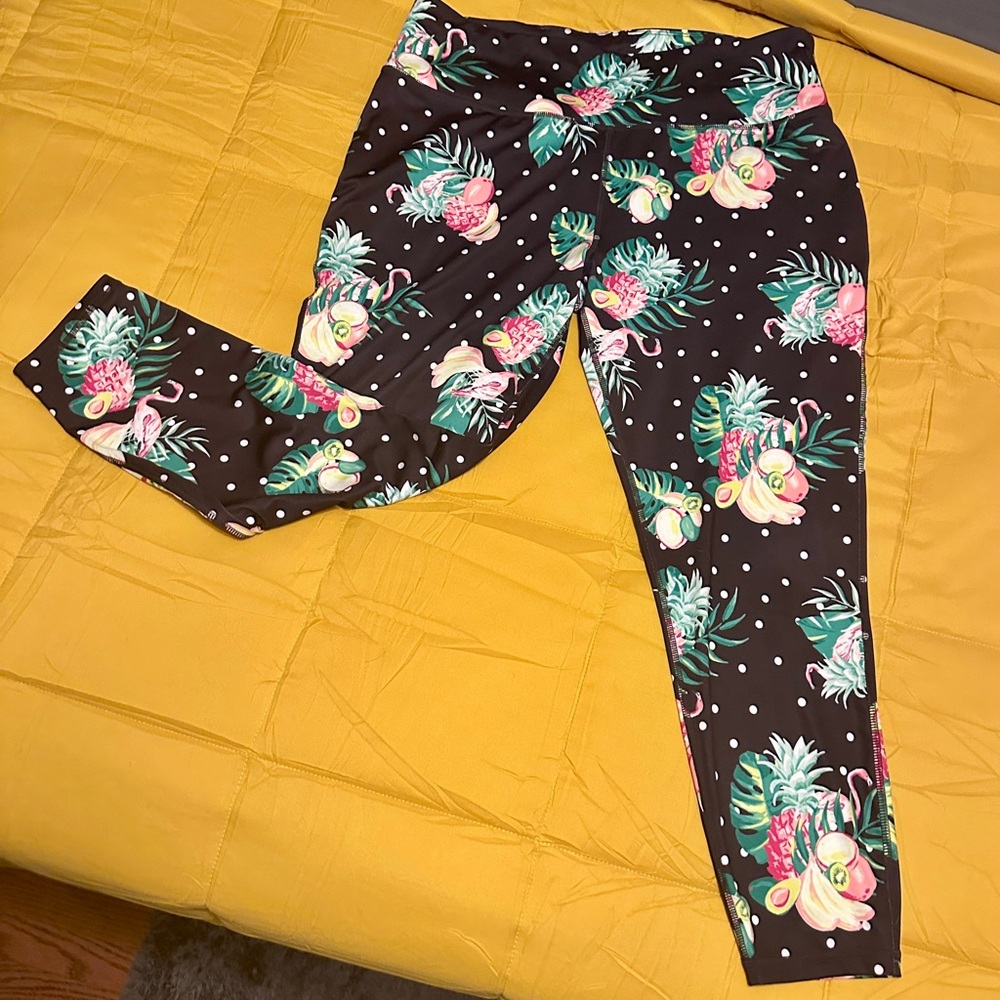 Crown & Ivy Tropical Print Leggings 2X like new